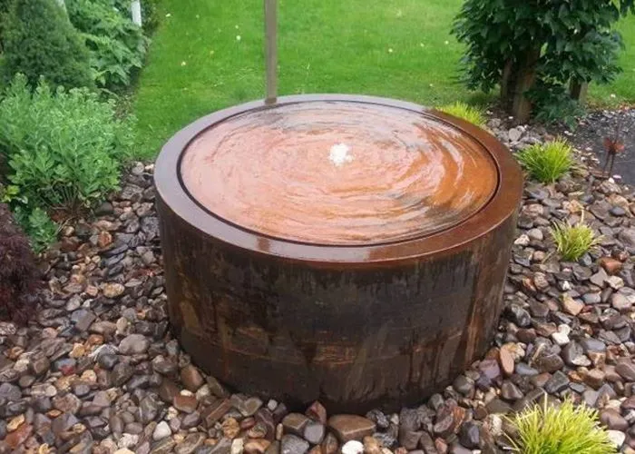 Hrđavi čelični vodeni element